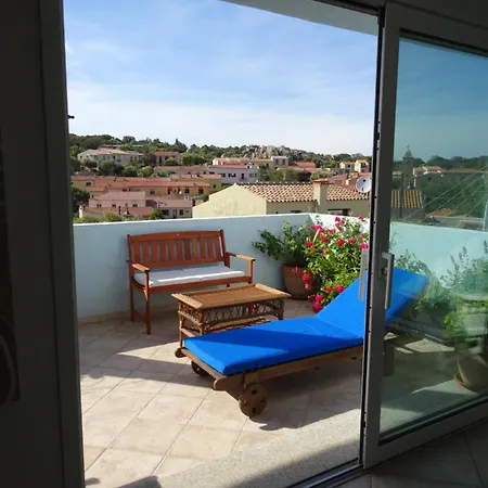 White - アパート