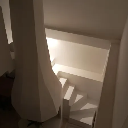 Apartment White - *
