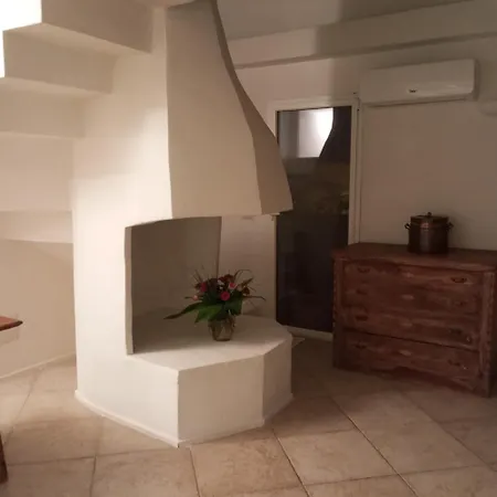 Apartment White - *