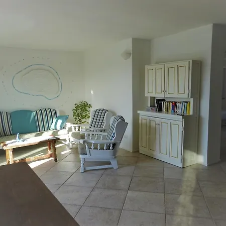 Apartment White -