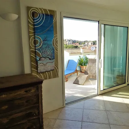 Apartment White -
