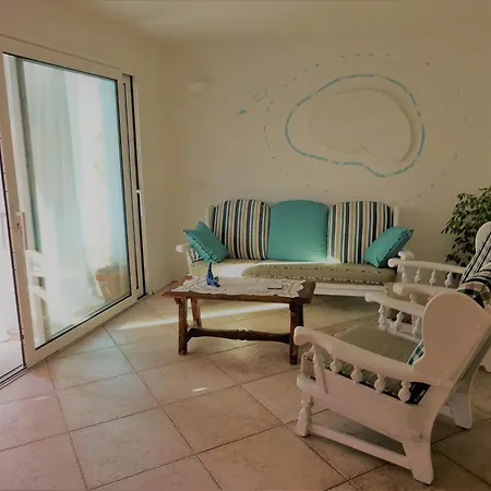 Apartment White - *