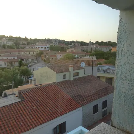 White - Apartment San Pantaleo