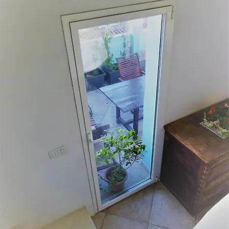 White - Apartment *